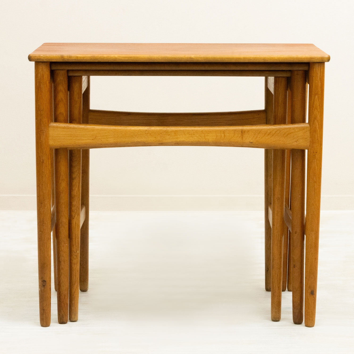 AT40 Nest Table by Hans J. Wegner�ʥϥ󥹡�J���������ʡ��ˡåͥ��ȥơ��֥� �������� �̲�������ơ��� �����ɥơ��֥� �ǥ�ޡ�����