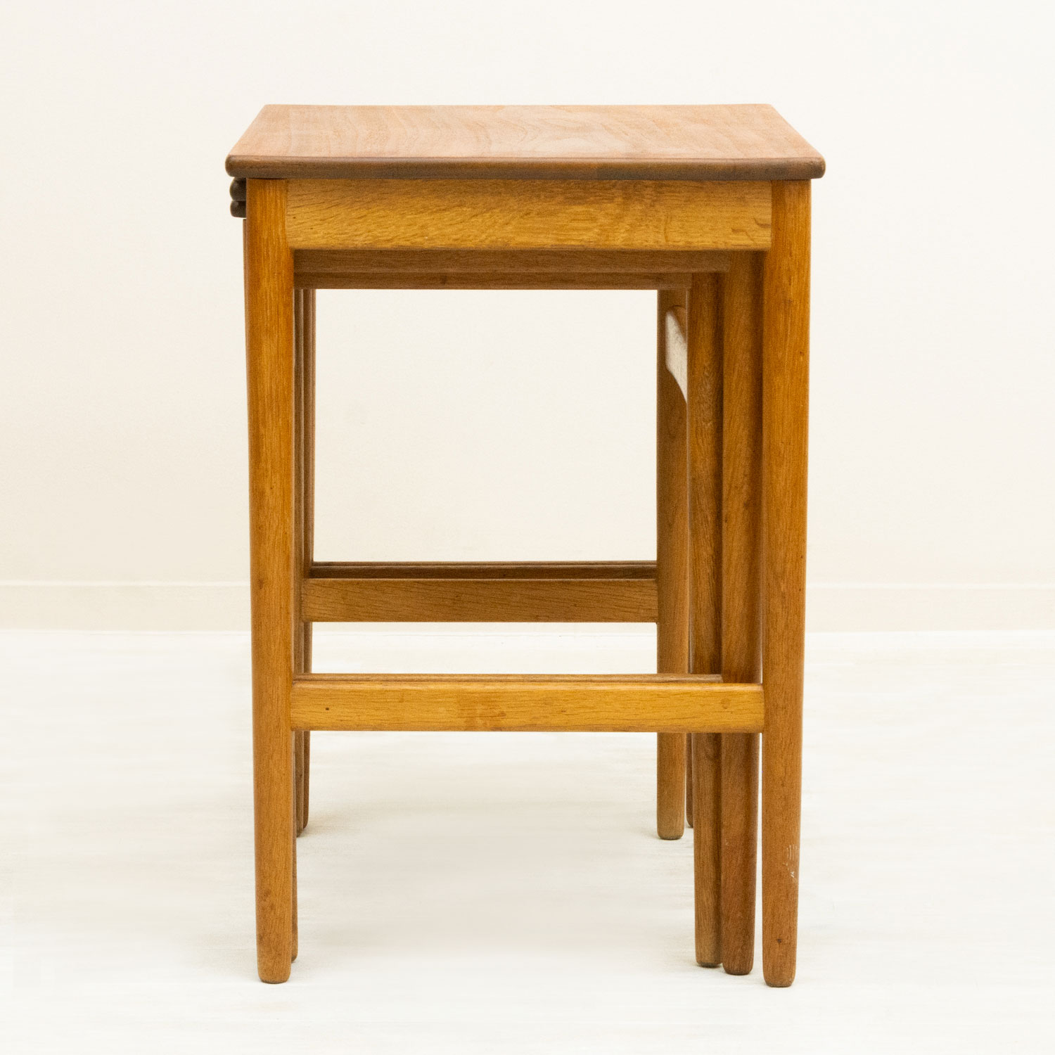 AT40 Nest Table by Hans J. Wegner�ʥϥ󥹡�J���������ʡ��ˡåͥ��ȥơ��֥� �������� �̲�������ơ��� �����ɥơ��֥� �ǥ�ޡ�����