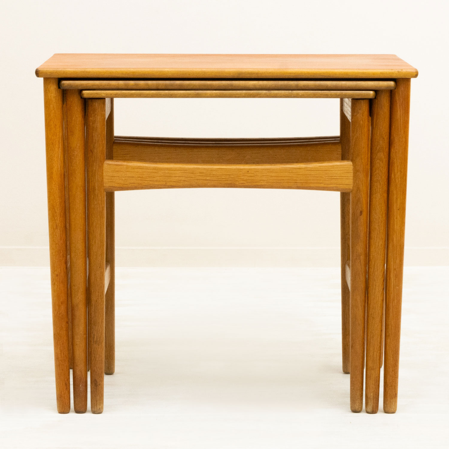 AT40 Nest Table by Hans J. Wegner�ʥϥ󥹡�J���������ʡ��ˡåͥ��ȥơ��֥� �������� �̲�������ơ��� �����ɥơ��֥� �ǥ�ޡ�����