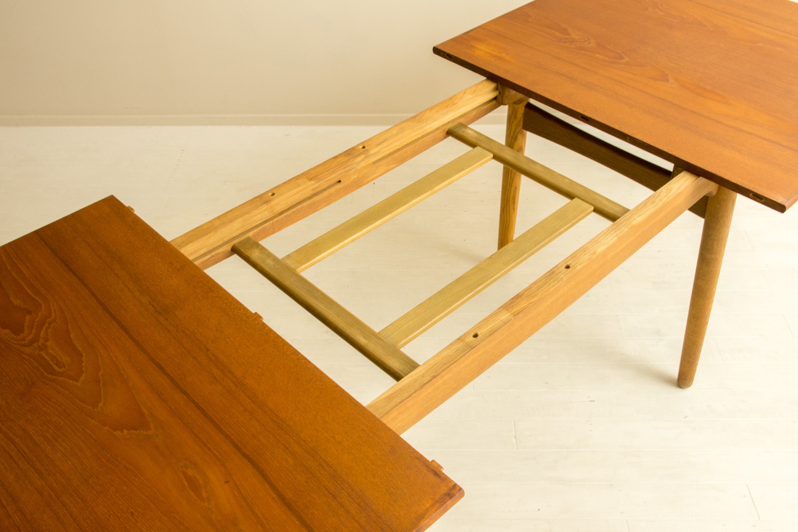 エクステンションテーブル ウェグナーの北欧家具通販