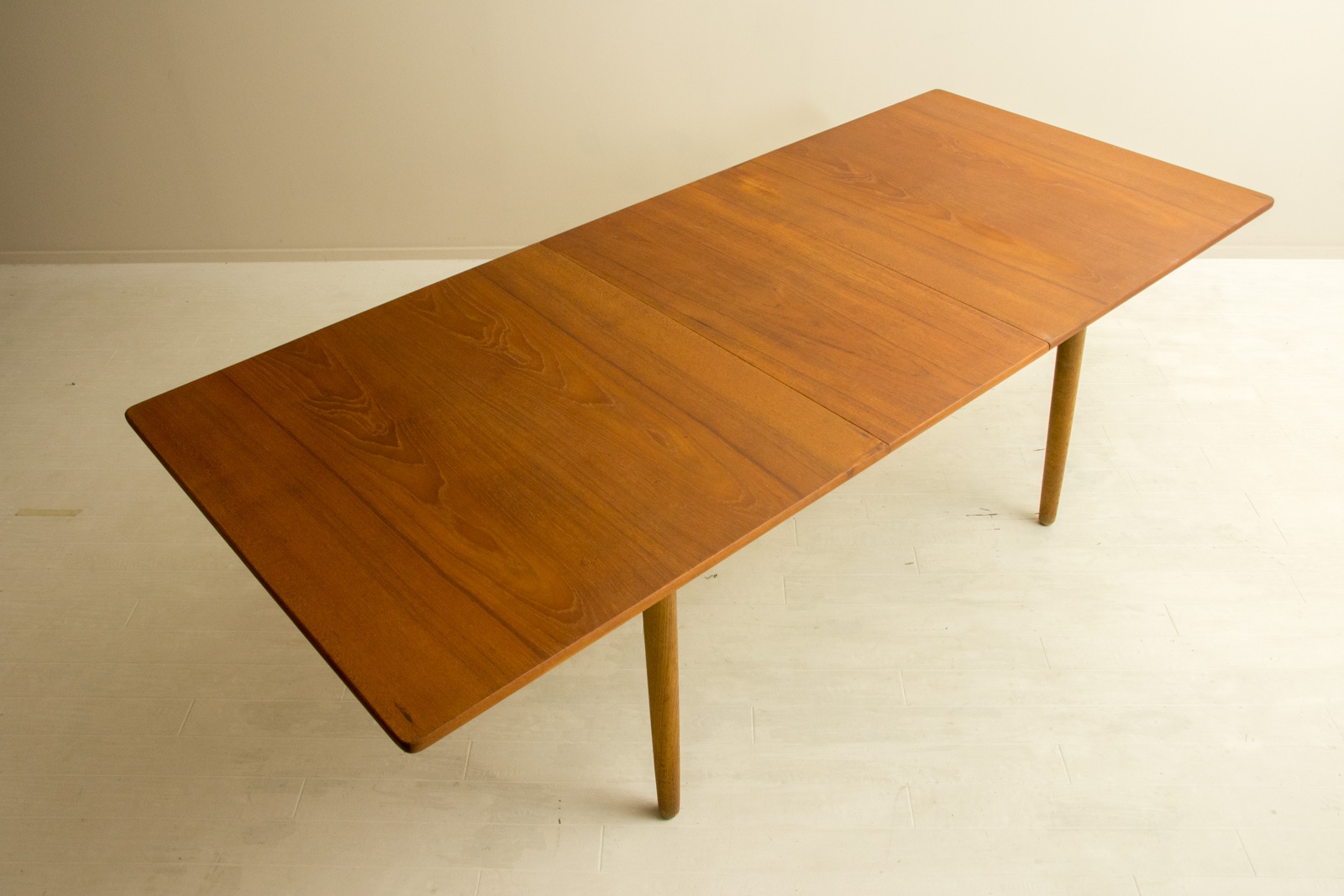 エクステンションテーブル ウェグナーの北欧家具通販