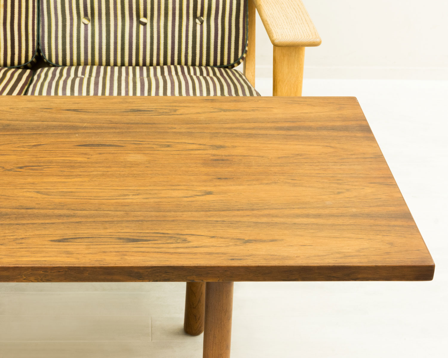 AT12 �����ҡ��ơ��֥� by Hans J Wegner�ʥϥ󥹡��������ʡ��ˡ�Andreas Tuck����Coffee Table