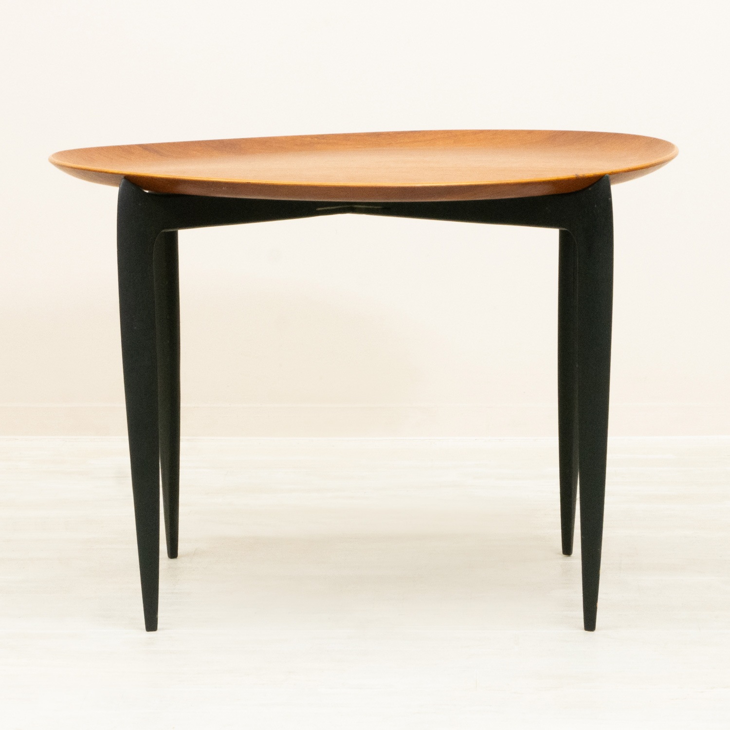 Tray Table by Svend Age Willumsen & Hans Engholm