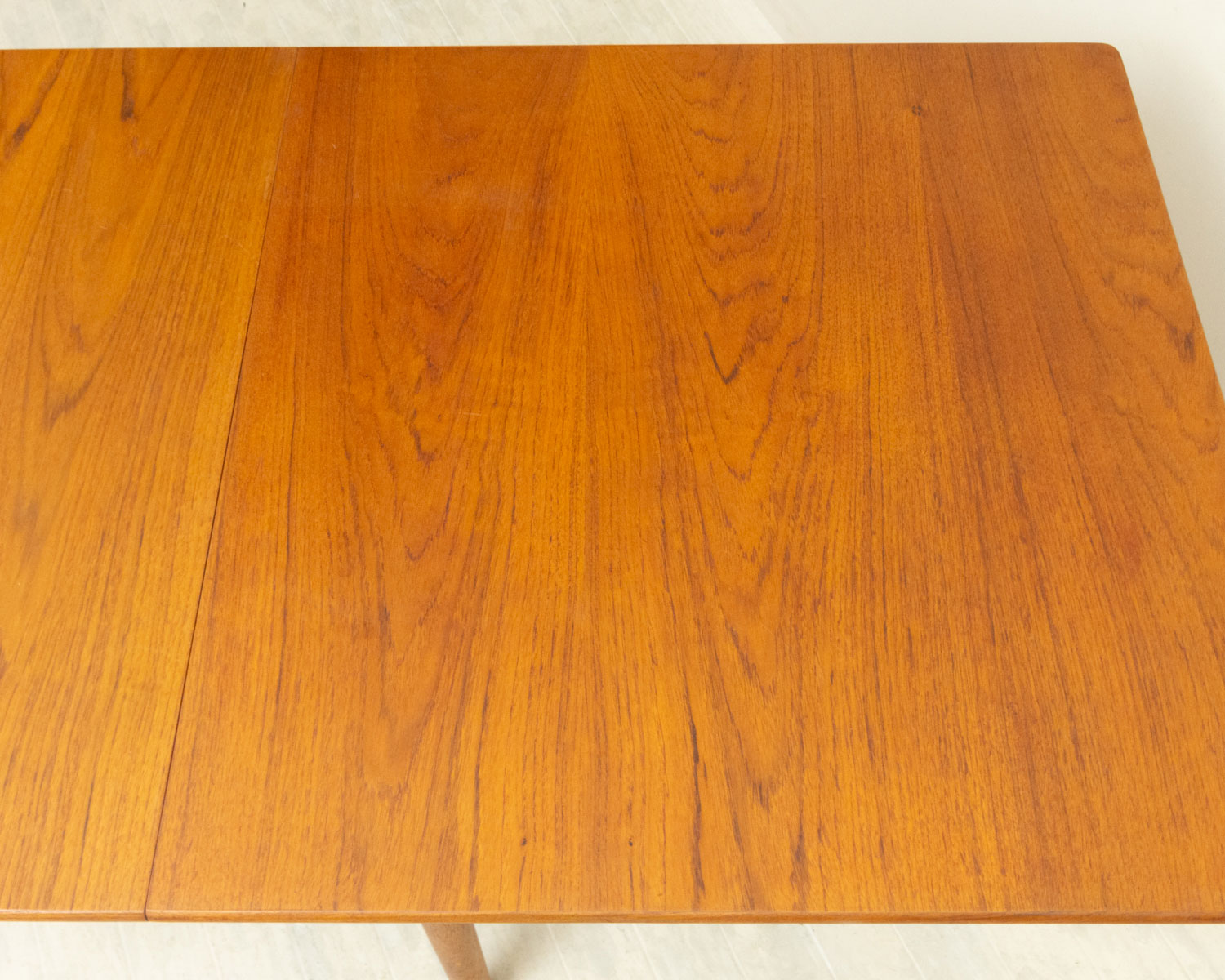 Hans J. Wegner�ʥϥ󥹡�J���������ʡ��� AT310 Dining Table �̲�������ơ����ơ��֥� | �������ƥ󥷥������˥󥰥ơ��֥롦�������ࡦ��������