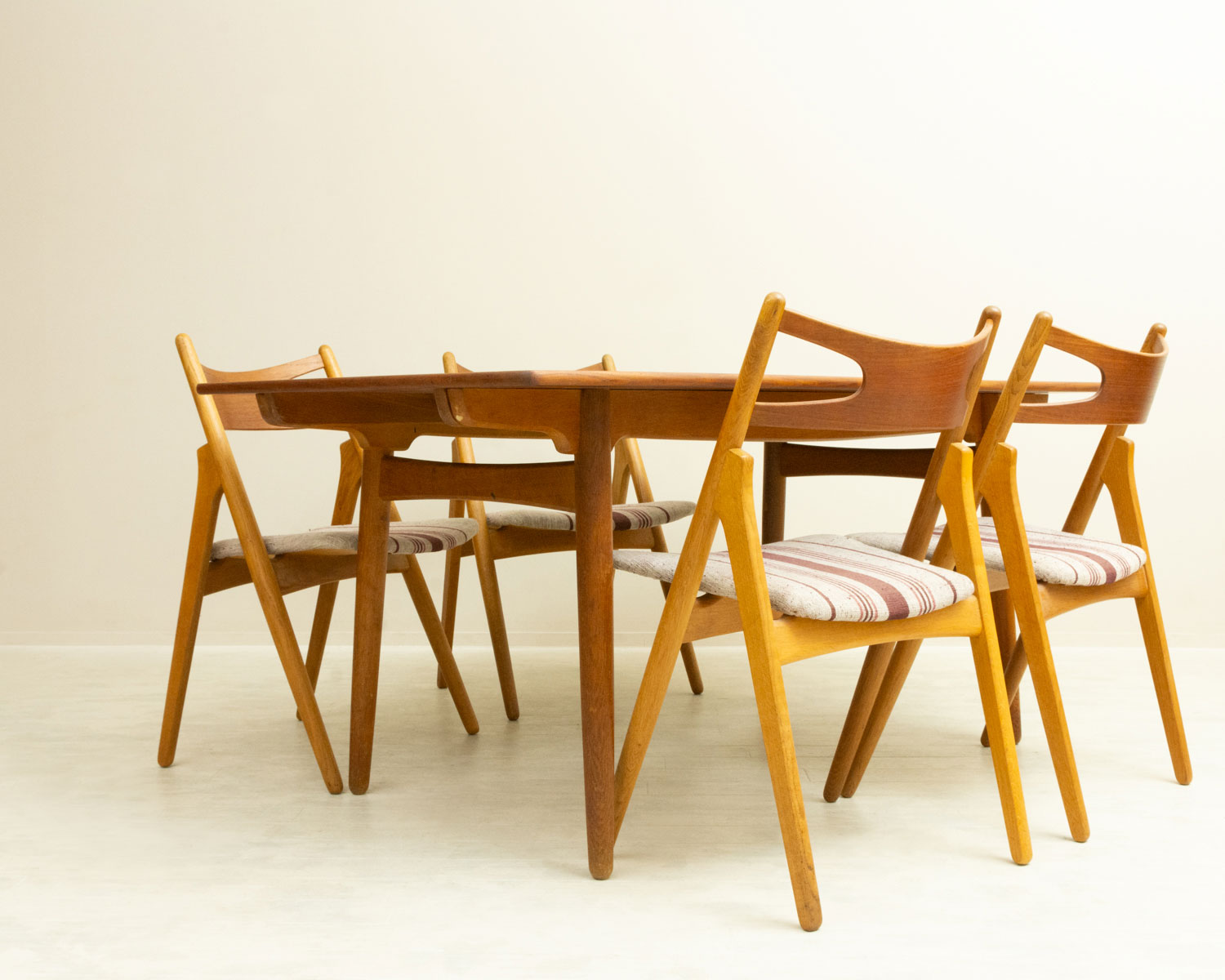 Hans J. Wegner�ʥϥ󥹡�J���������ʡ��� AT310 Dining Table �̲�������ơ����ơ��֥� | �������ƥ󥷥������˥󥰥ơ��֥롦�������ࡦ��������