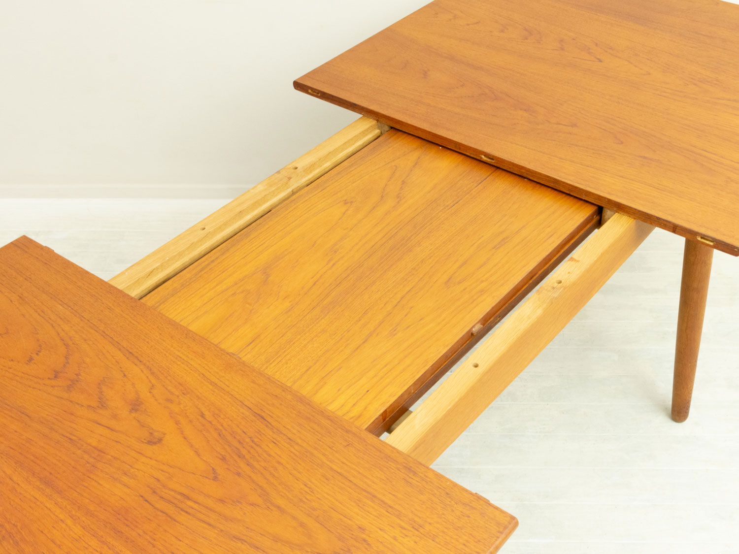 Hans J. Wegner�ʥϥ󥹡�J���������ʡ��� AT310 Dining Table �̲�������ơ����ơ��֥� | �������ƥ󥷥������˥󥰥ơ��֥롦�������ࡦ��������