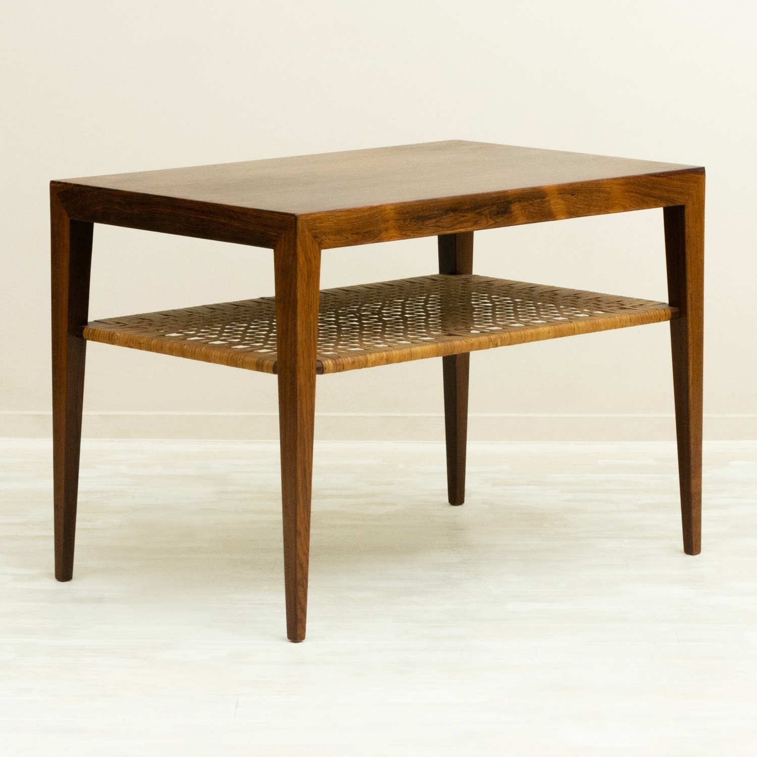 Small Table by Severin Hansen Jr(���֥�󡦥ϥ󥻥�)