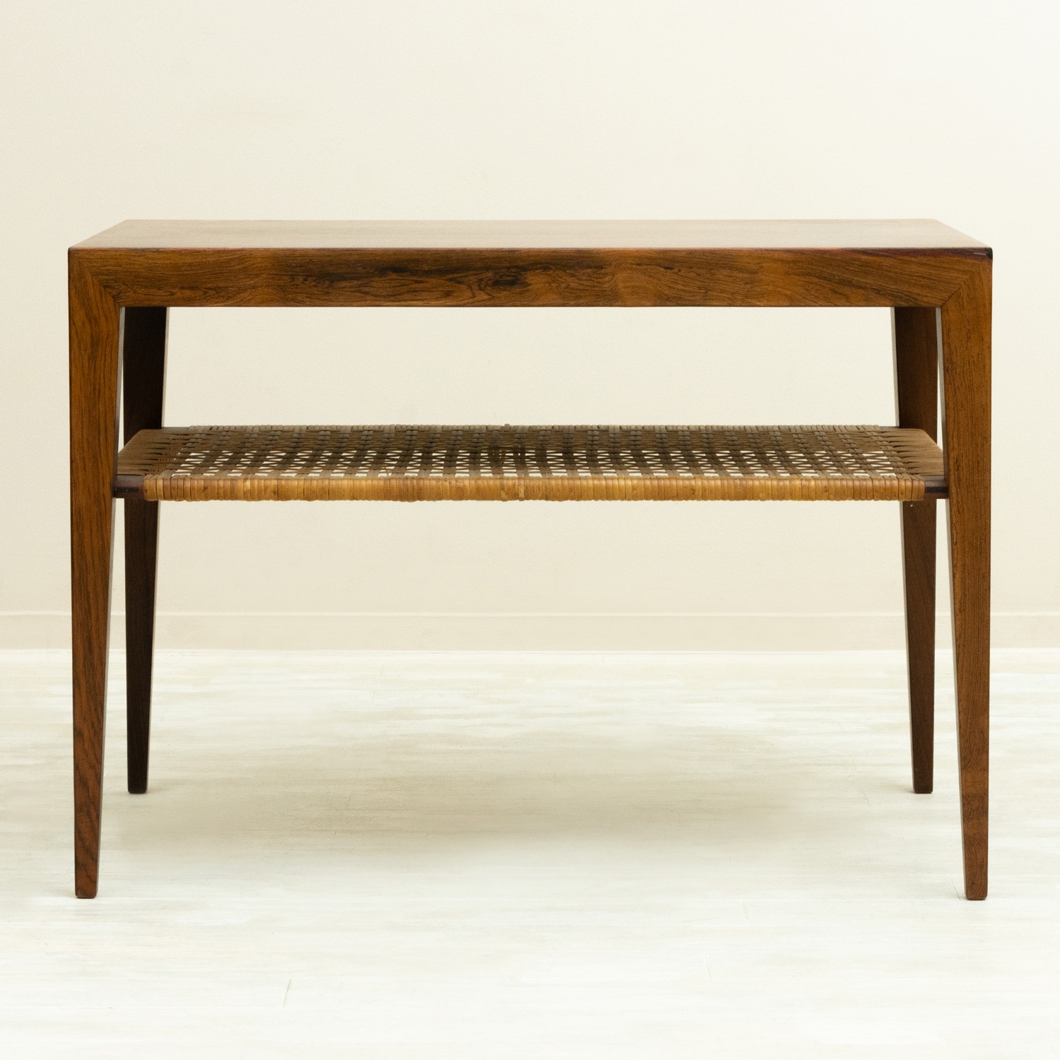 Small Table by Severin Hansen Jr(���֥�󡦥ϥ󥻥�)