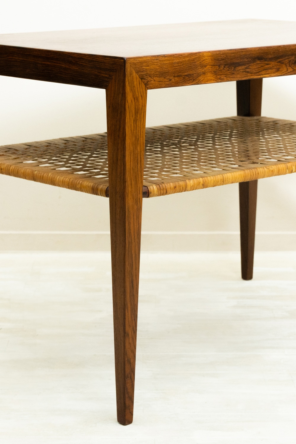 Small Table by Severin Hansen Jr(���֥�󡦥ϥ󥻥�)