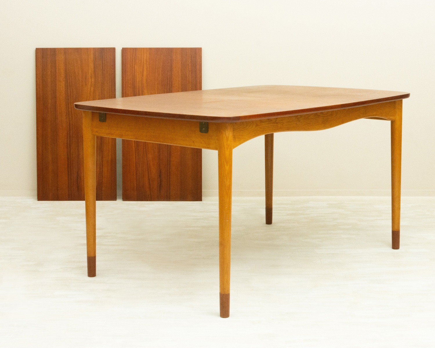 Dining Table by Finn Juhl(�ե��󡦥桼��)