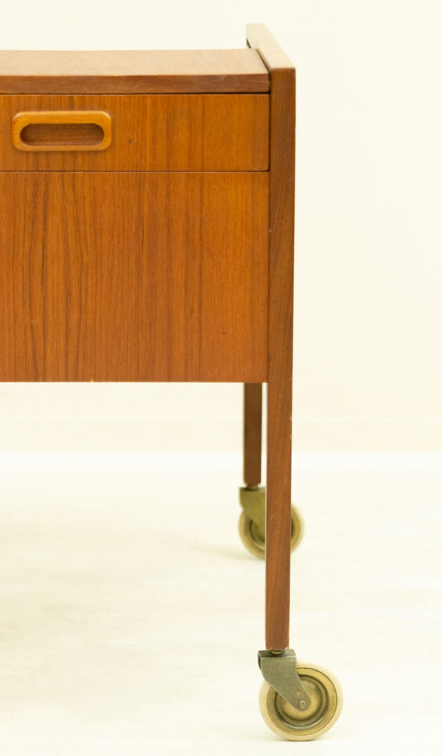 󥰥ơ֥ 1960ǯ ǥ  Swedish Vintage Teak Sewing Table̲ơФǼդ60cm