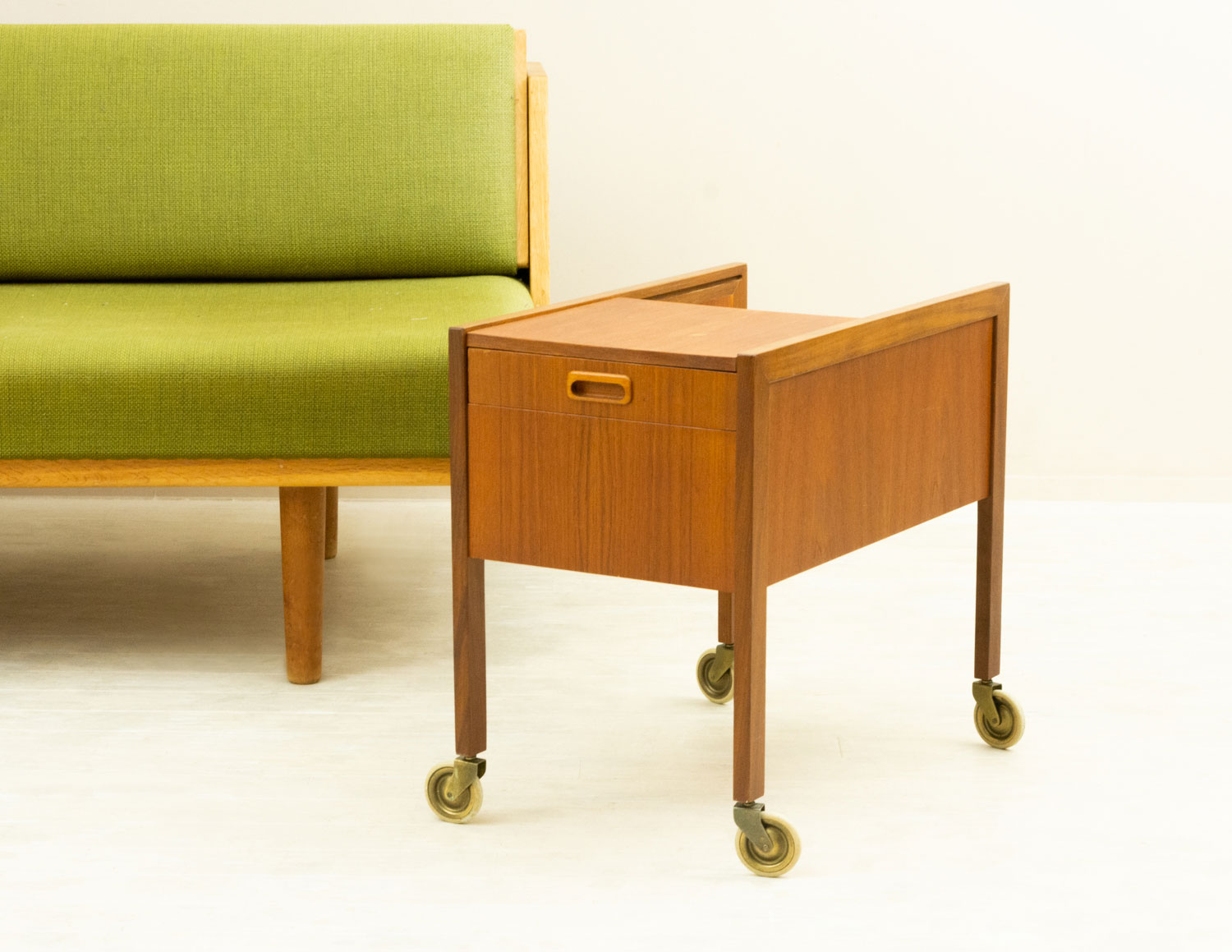 󥰥ơ֥ 1960ǯ ǥ  Swedish Vintage Teak Sewing Table̲ơФǼդ60cm