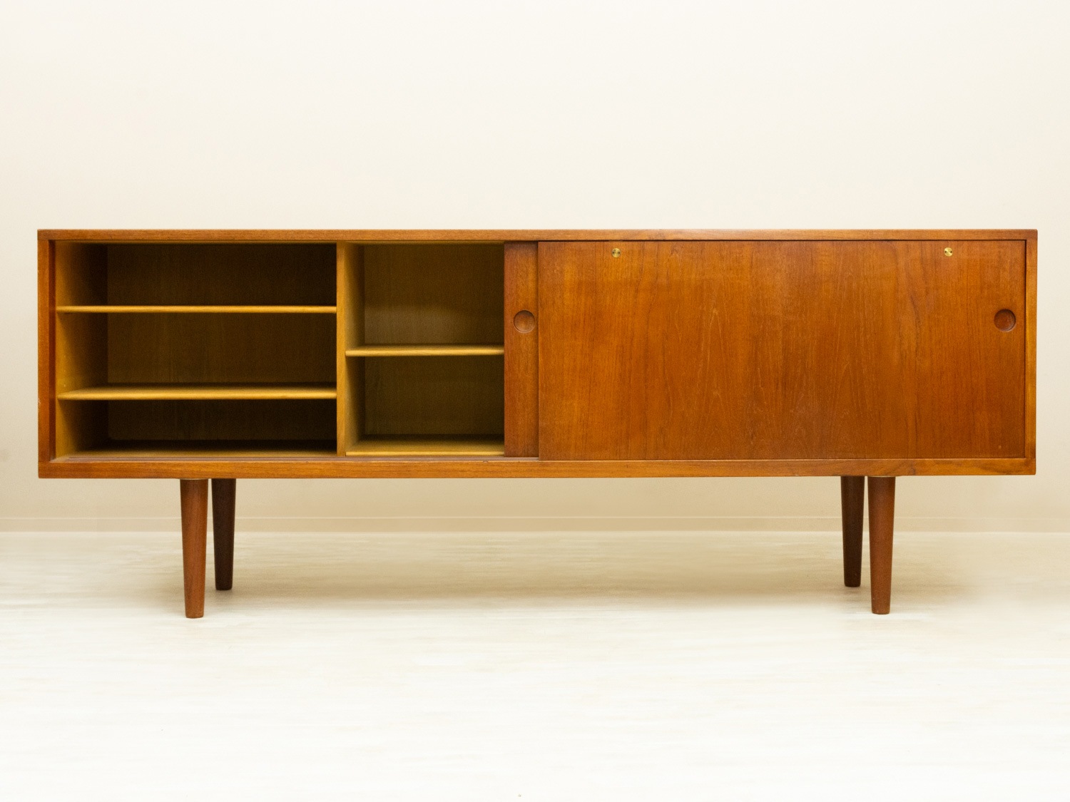 RY26 Teak Sideboard by Hans J. Wegner(�ϥ󥹡�J���������ʡ�)���̲�������ơ����ȶ� �����ɥܡ��� ��������