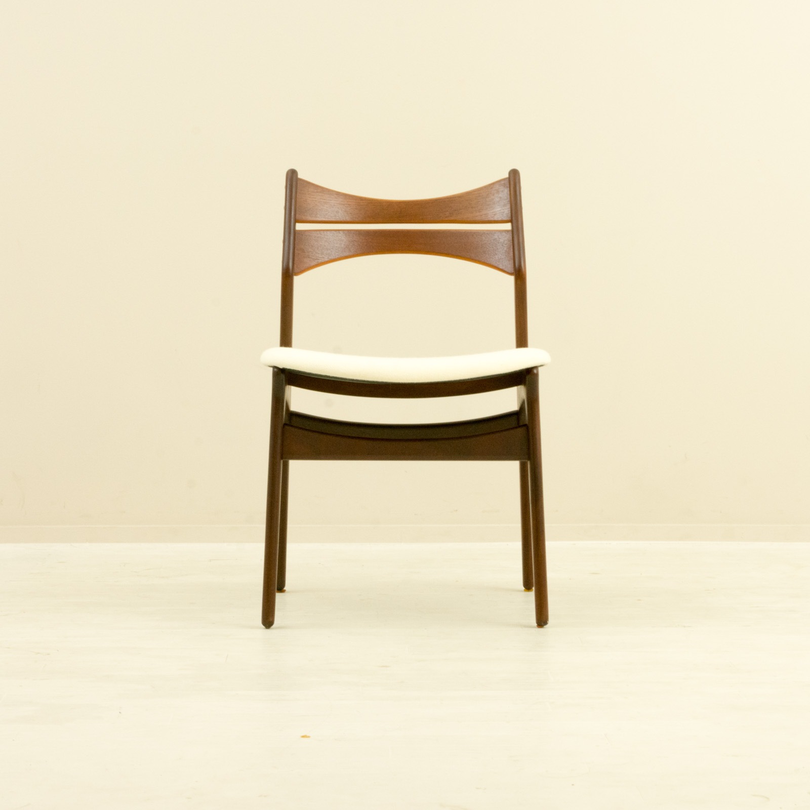 ��4�ӥ��åȡ�#310 Dining Chair by Erik Buck