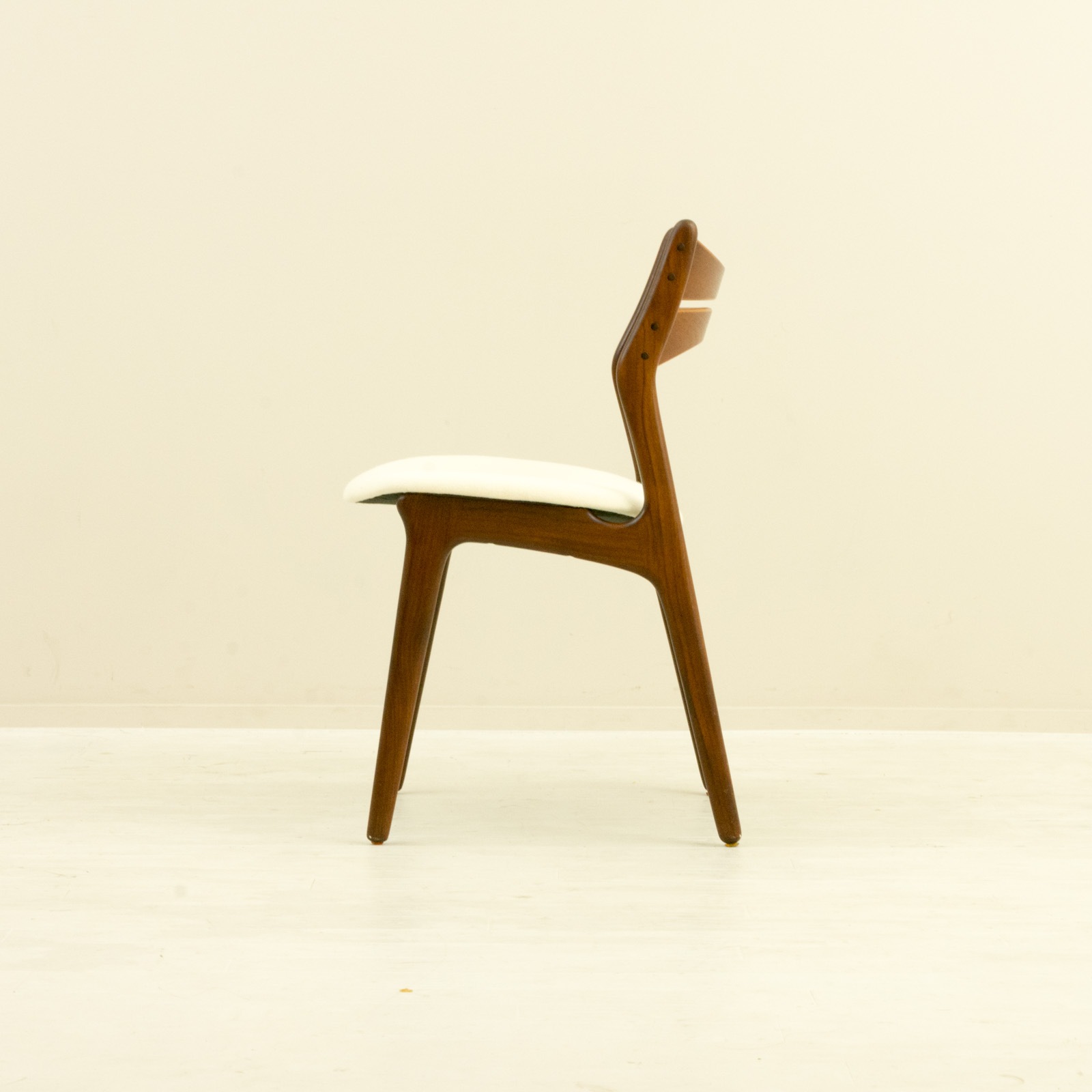 ��4�ӥ��åȡ�#310 Dining Chair by Erik Buck