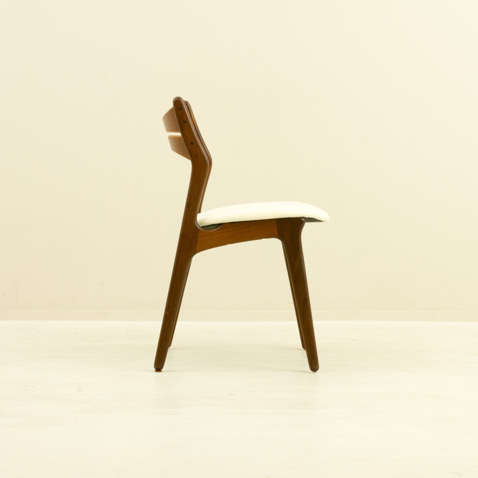 ��4�ӥ��åȡ�#310 Dining Chair by Erik Buck