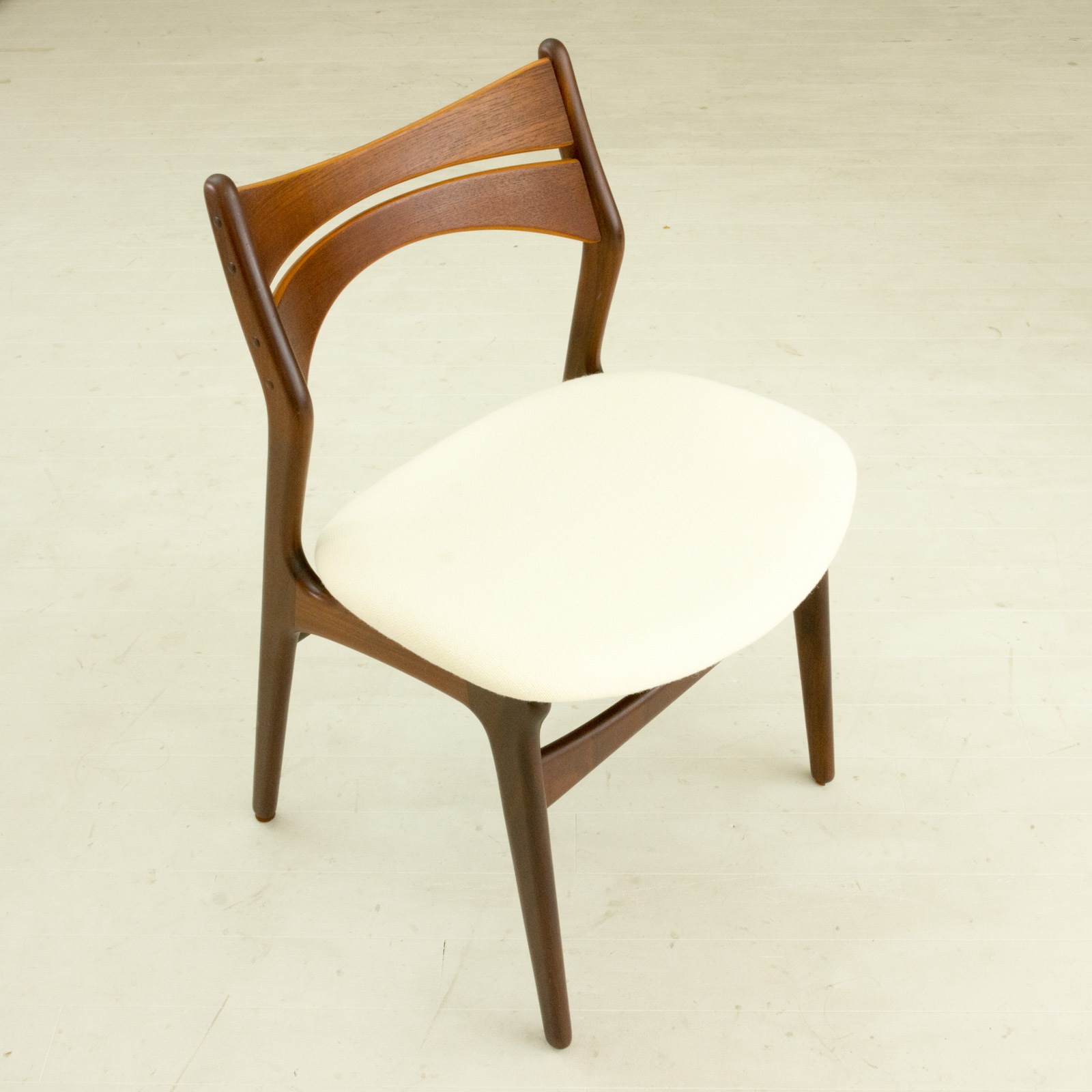 ��4�ӥ��åȡ�#310 Dining Chair by Erik Buck