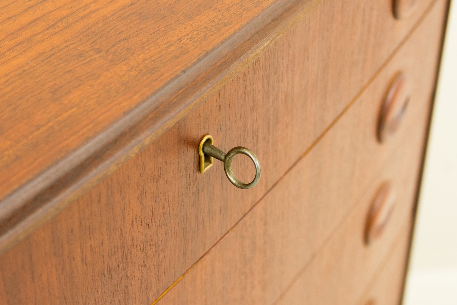 7�ʥ������� �������� ��Danish Vintage Teak 7-Drawer Chest with Key �̲�������ơ���