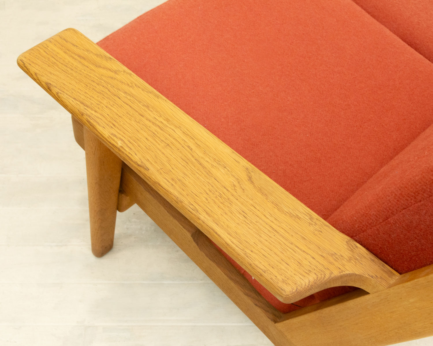 Hans J. Wegner�ʥϥ󥹡�J���������ʡ��� GE290 3 Seater Sofa �̲�������ơ������ե� | 1950ǯ�塦�����ޡ�������������ࡦ���ͳݤ�