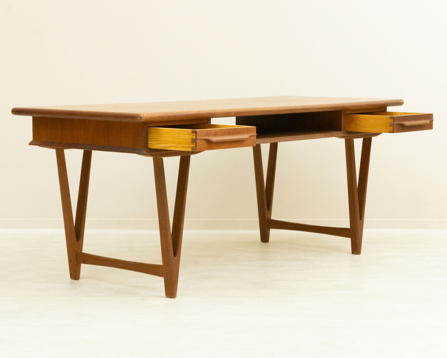 E. W. �Хå� �����ҡ��ơ��֥��Coffee Table by E. W. Bach for M���belfabrikken Toften��1960ǯ�� �ǥ�ޡ��������̲�������ơ�����