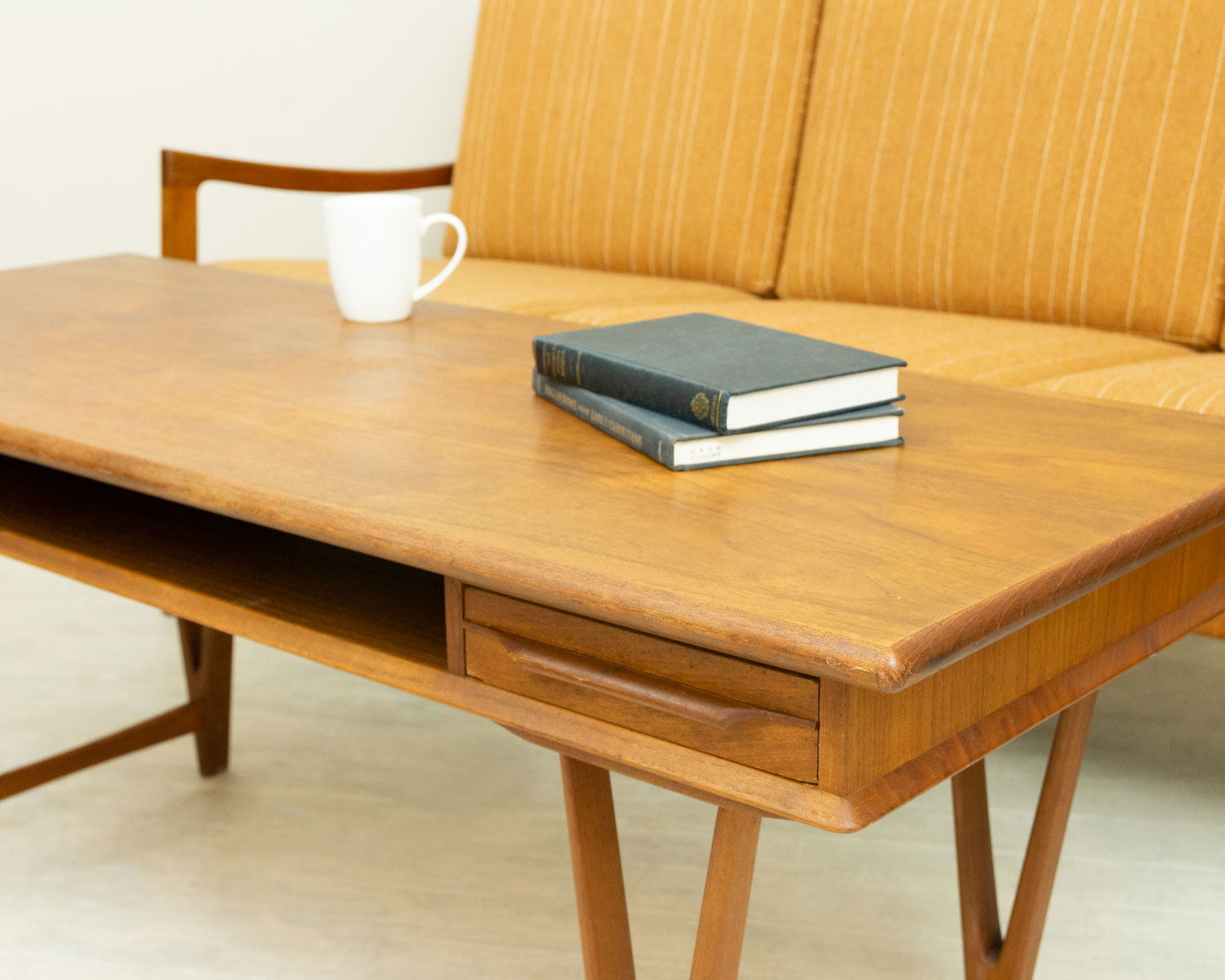 E. W. �Хå� �����ҡ��ơ��֥��Coffee Table by E. W. Bach for M���belfabrikken Toften��1960ǯ�� �ǥ�ޡ��������̲�������ơ�����