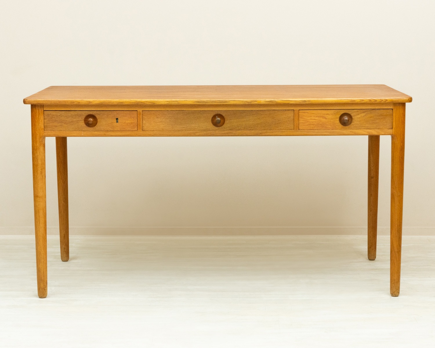 T305 Desk by Hans J. Wegner(�ϥ󥹡�J���������ʡ�)