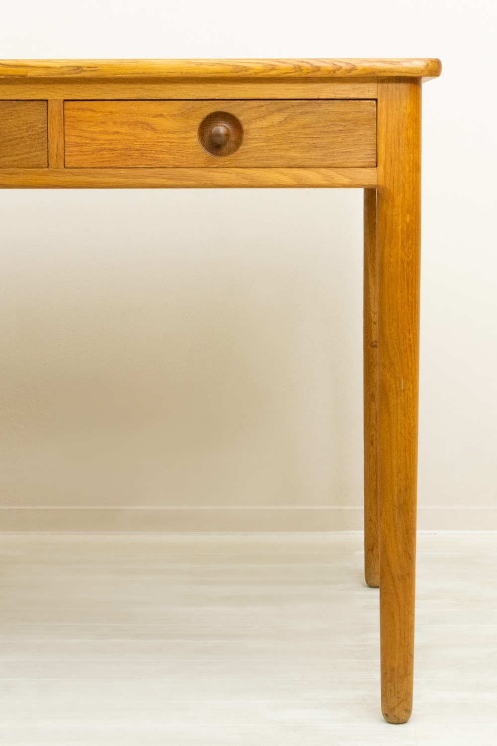 T305 Desk by Hans J. Wegner(�ϥ󥹡�J���������ʡ�)