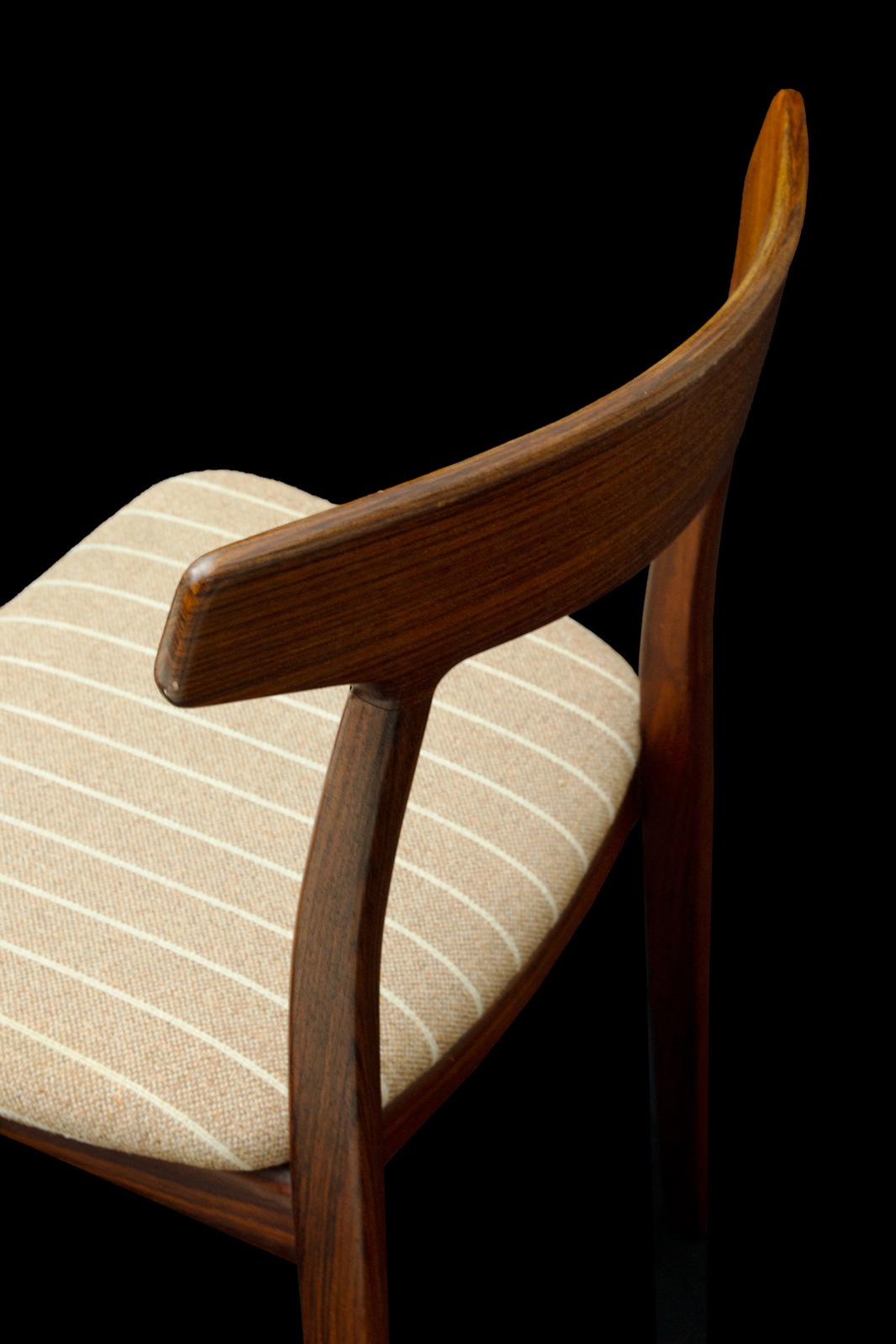 ��4�ӥ��åȡ�Dining Chair by Henning Kjaernulf