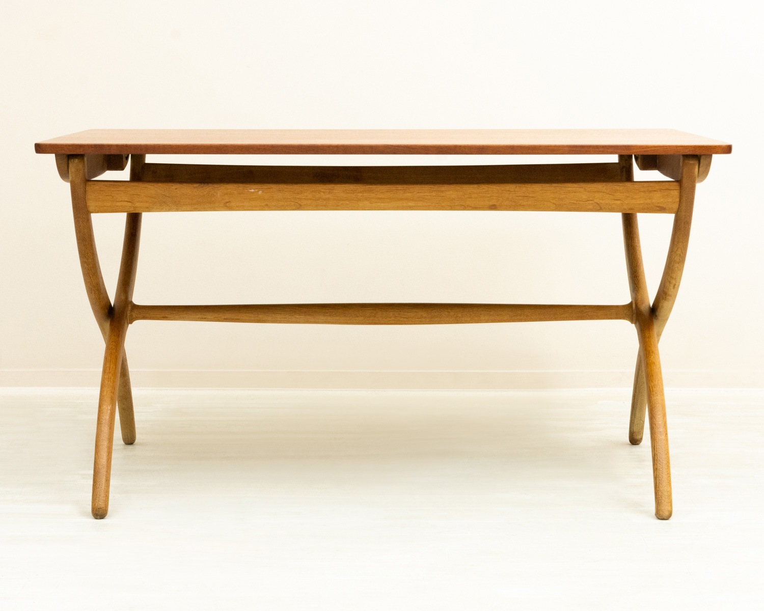 Adjustable Table by Ole Wanscher 