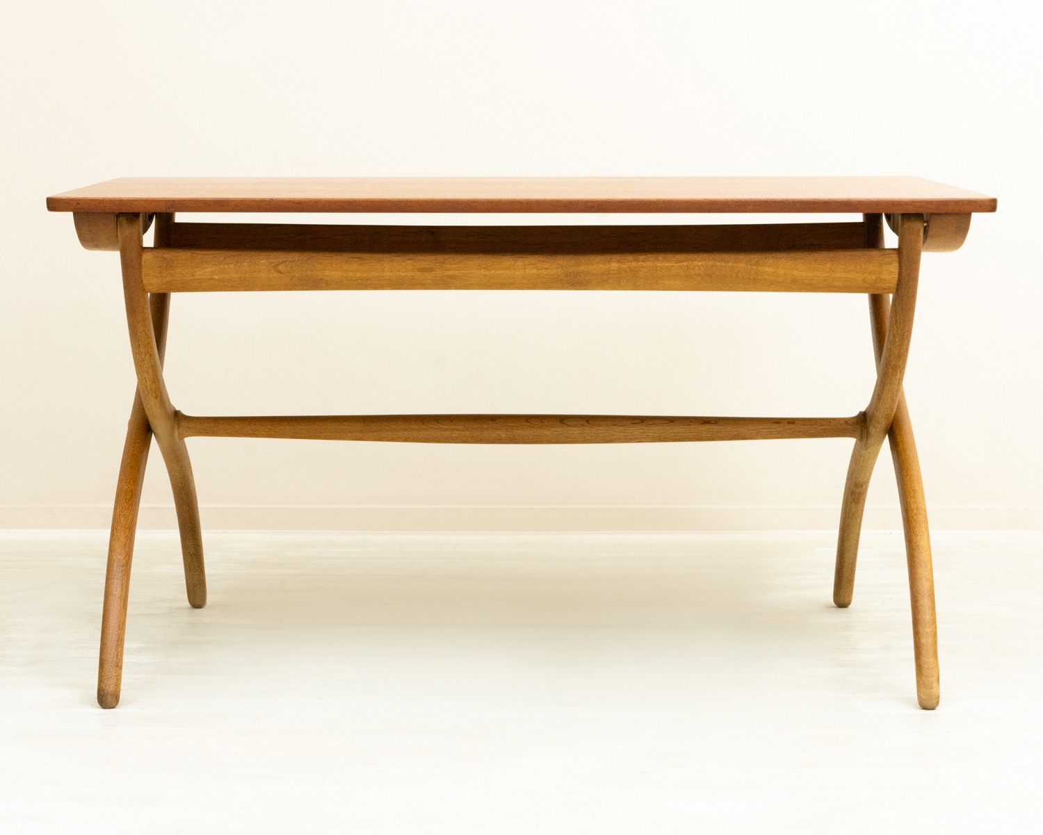 Adjustable Table by Ole Wanscher 