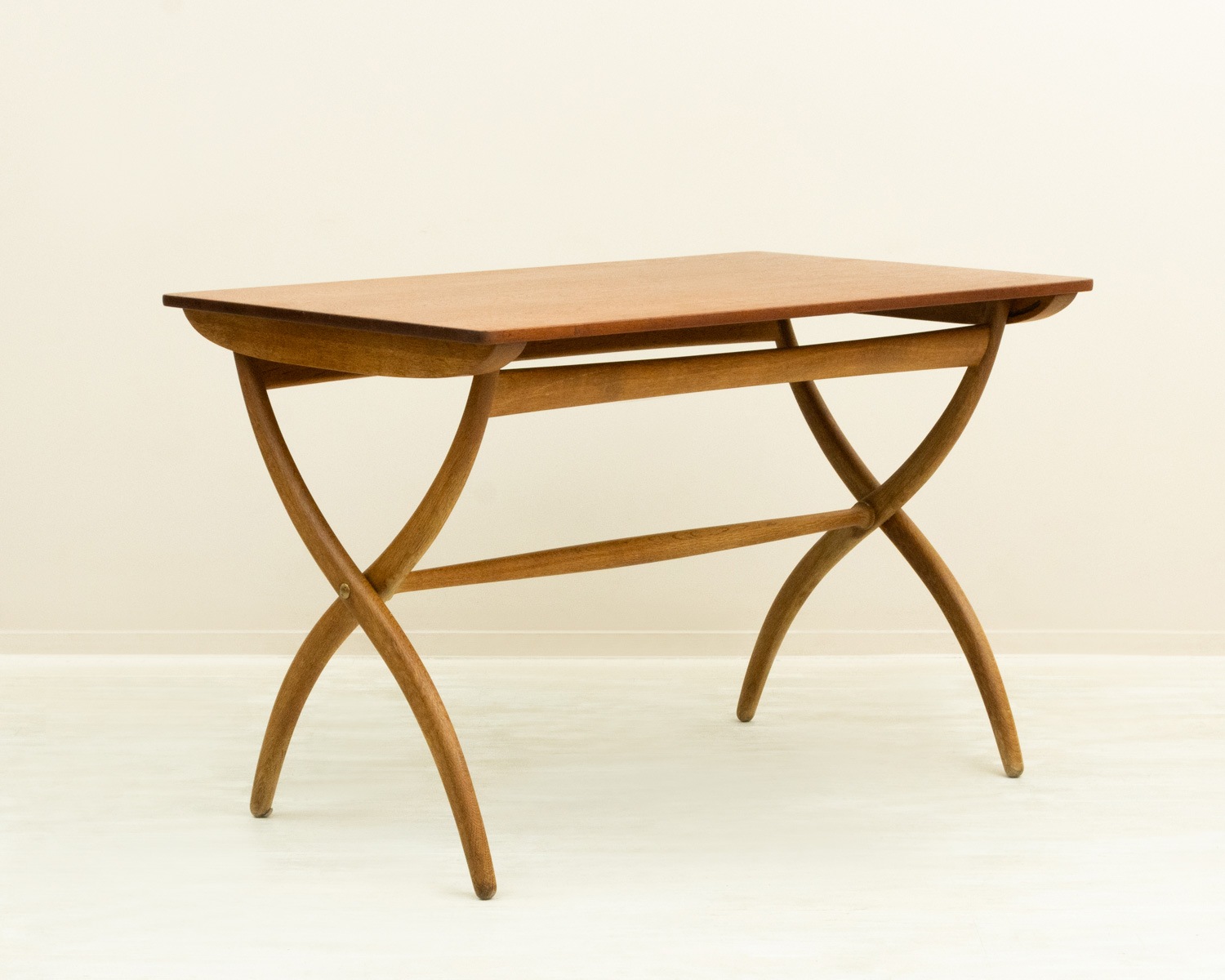 Adjustable Table by Ole Wanscher 