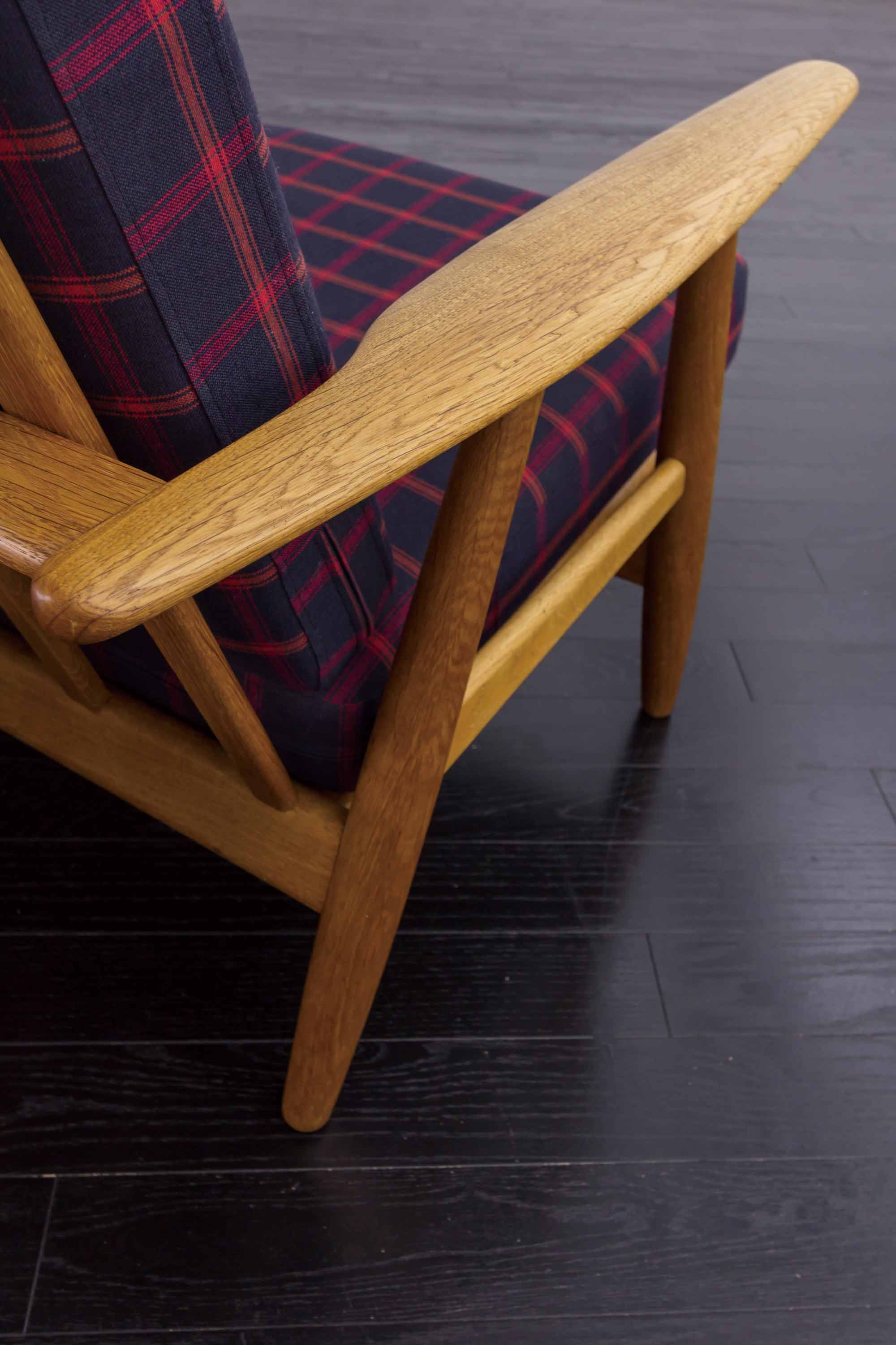 GE240 3seaters Sofa by Hans J Wegner