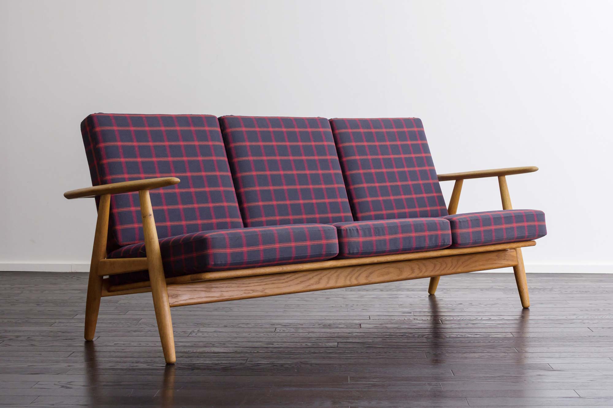GE240 3seaters Sofa by Hans J Wegner