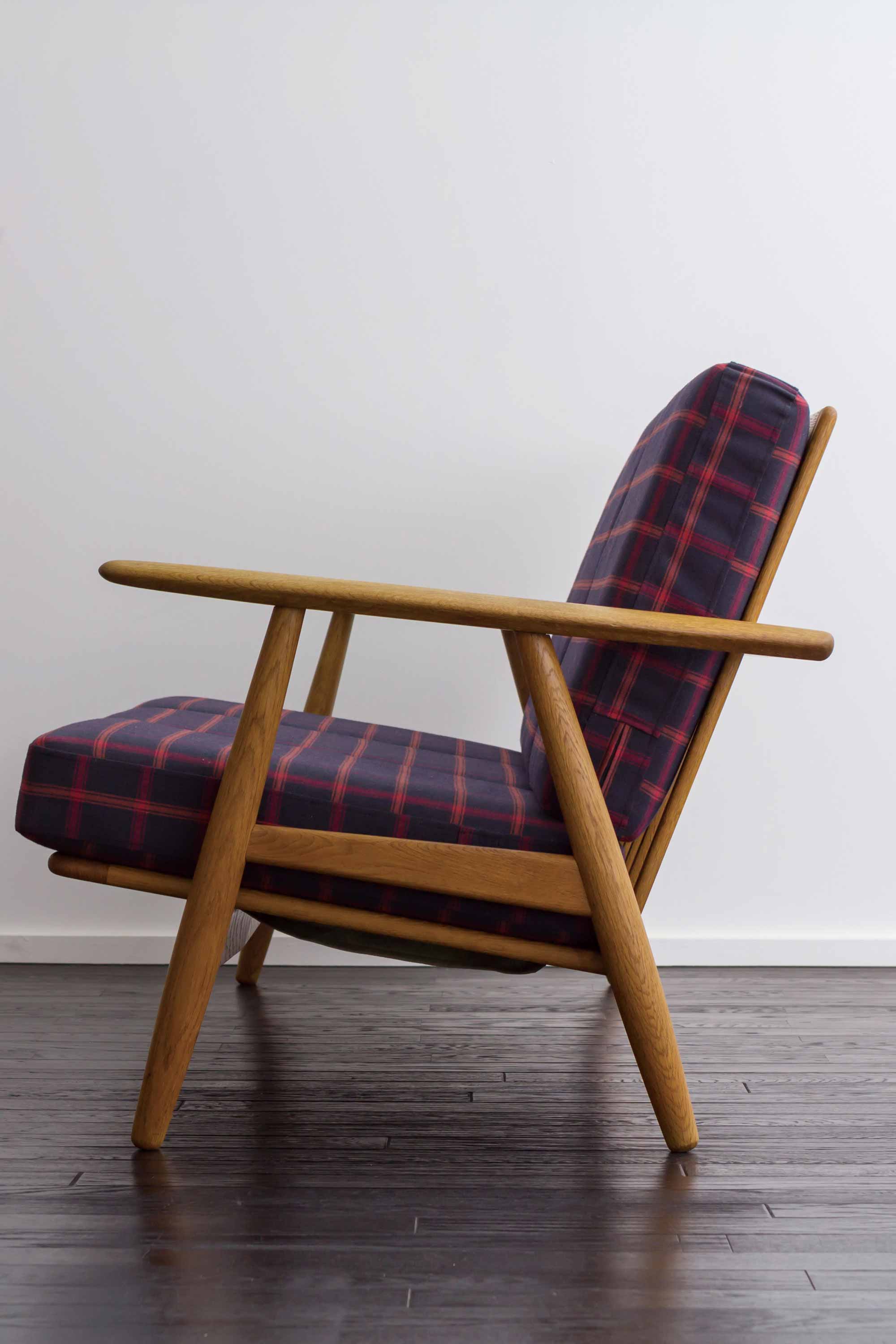GE240 3seaters Sofa by Hans J Wegner