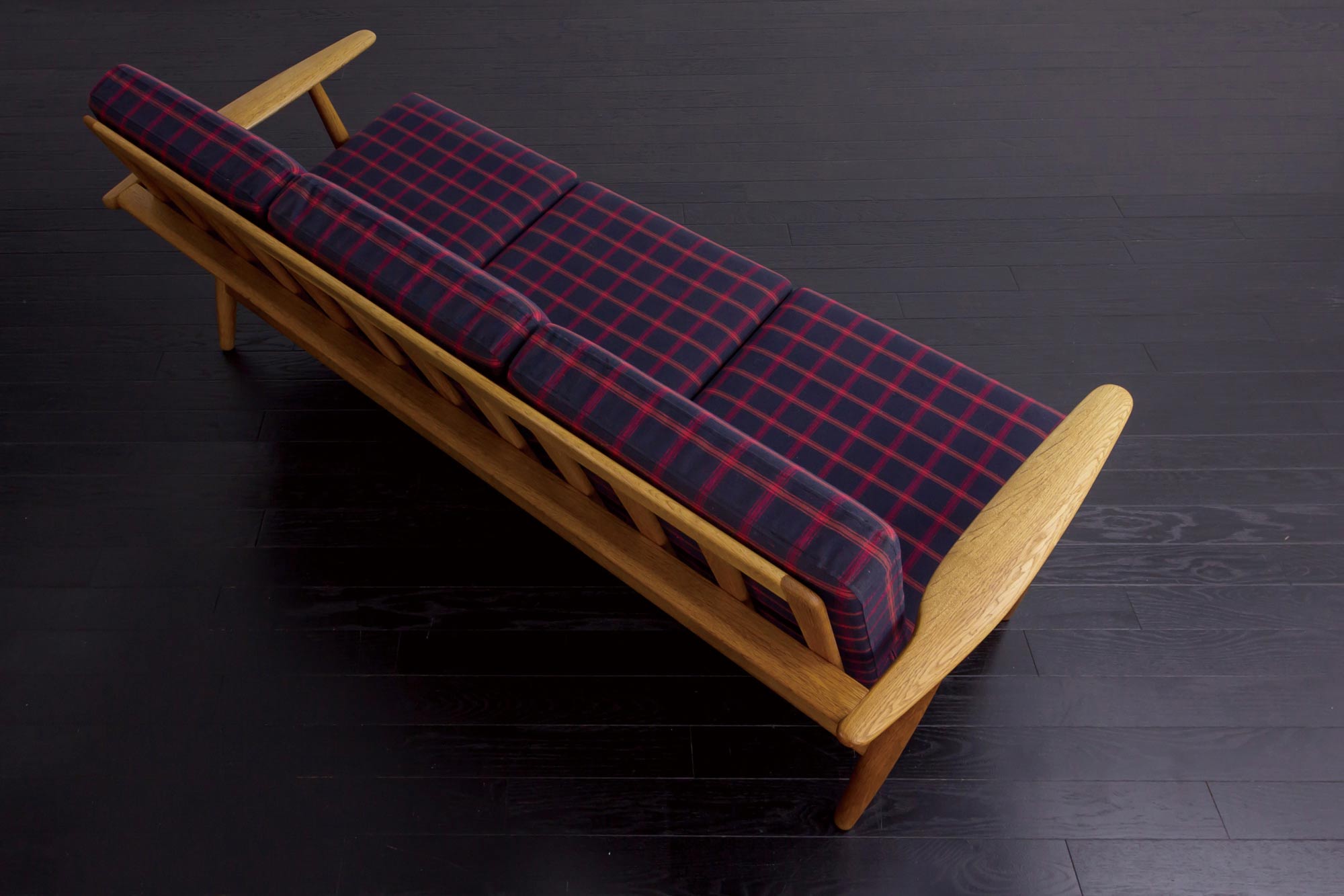 GE240 3seaters Sofa by Hans J Wegner