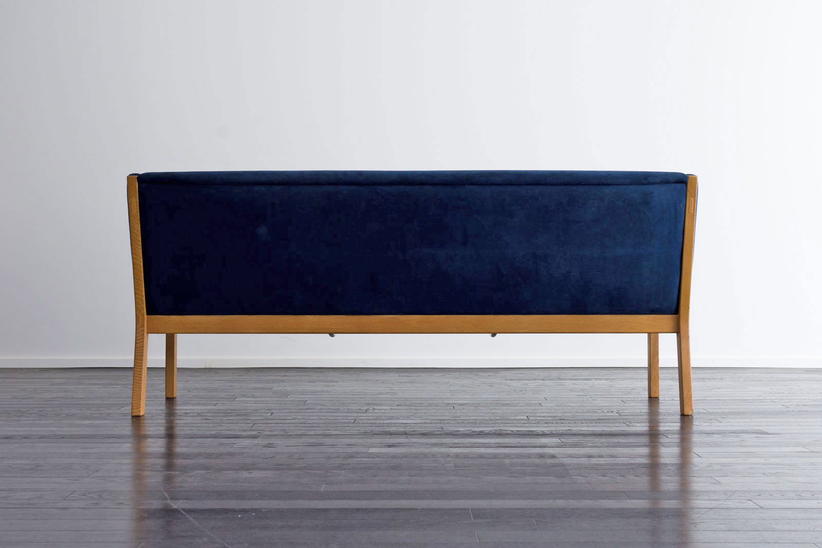 GE285 Sofa by Hans J Wegner