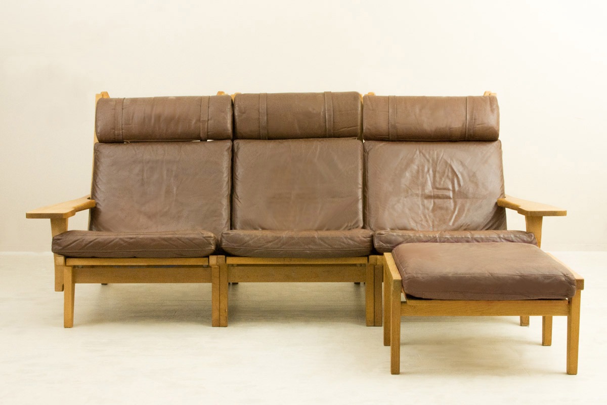 Hans J. Wegner�ʥϥ󥹡�J���������ʡ��� GE375 3 Seater sofa + Ottoman �̲�������ơ��� | �������ࡦ���ͳݤ�