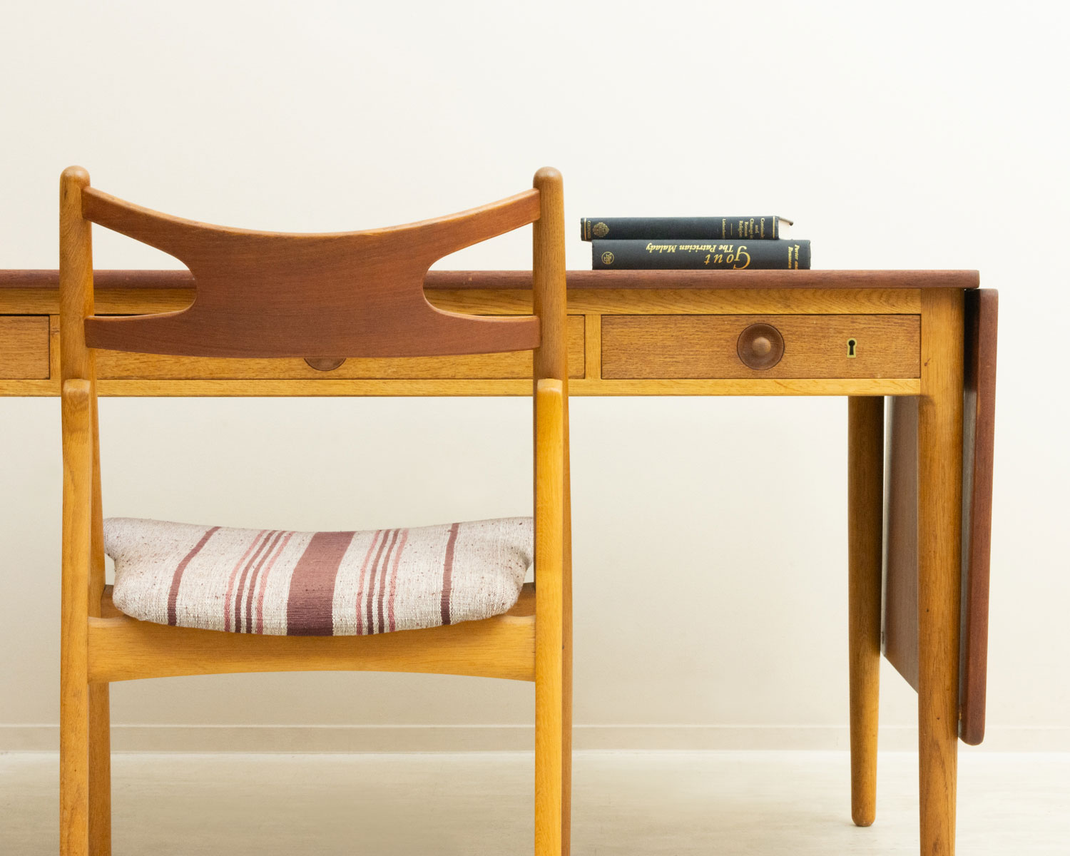 Hans J. Wegner�ʥϥ󥹡�J���������ʡ��� AT305 Drop Leaf Desk �̲�������ơ��� | 1950ǯ�塦�������ࡦ�������ࡦ�ǥ���