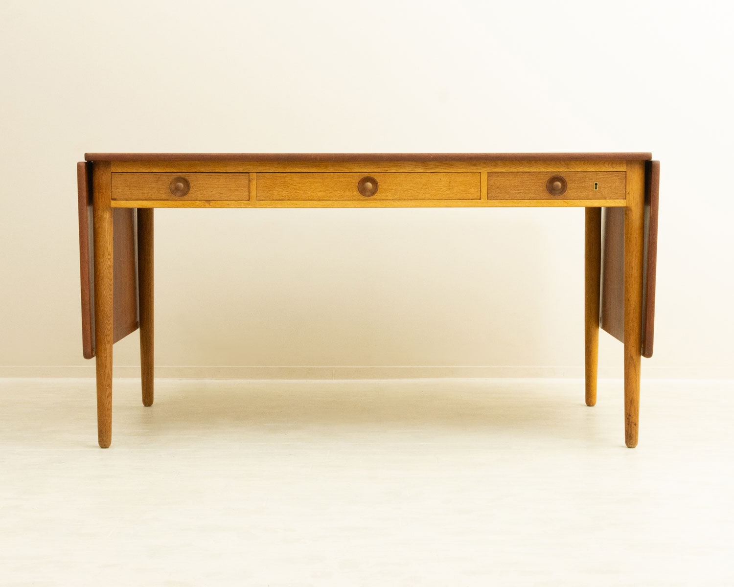 Hans J.Wegner/ウェグナー/コーヒーテーブル/オーク/北欧 UD10020｜コーヒーサイドテーブル/オーク/GETAMA/ゲタマ/Hans.J