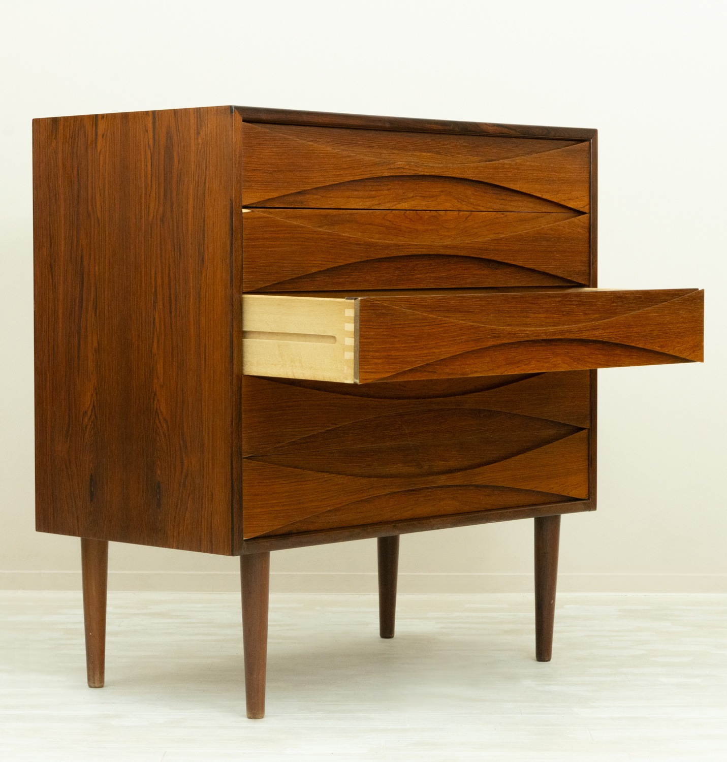 Chest by Arne Vodder