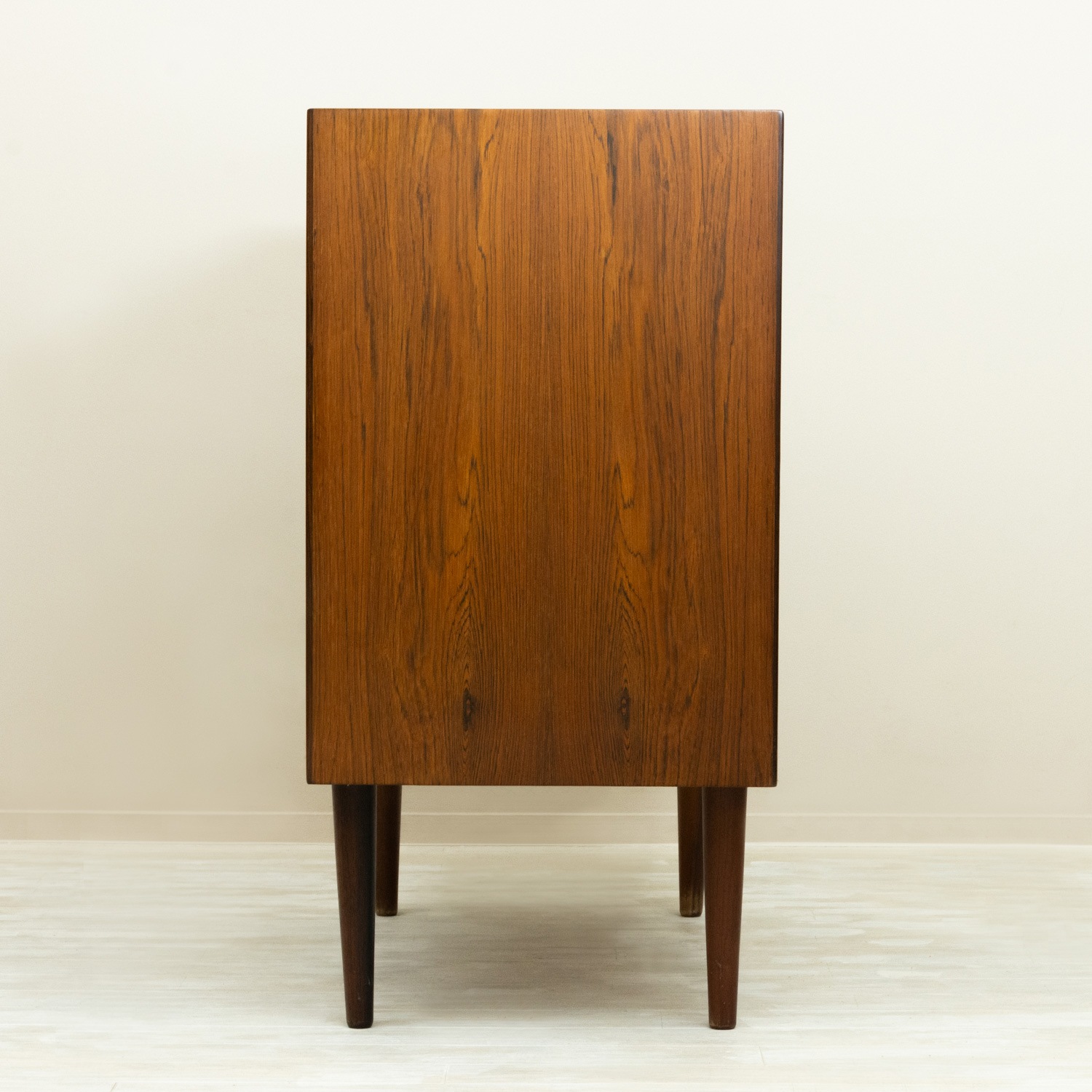 Chest by Arne Vodder