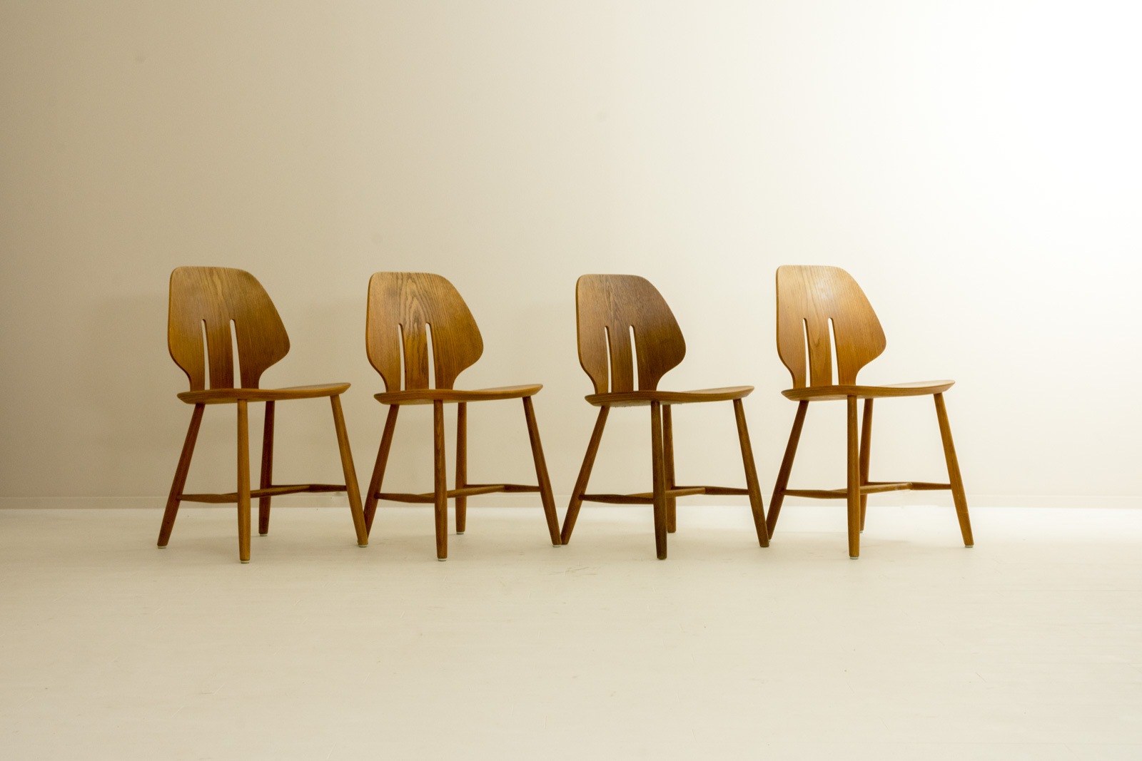 ヴィンテージチェア オーク材の北欧家具の通販