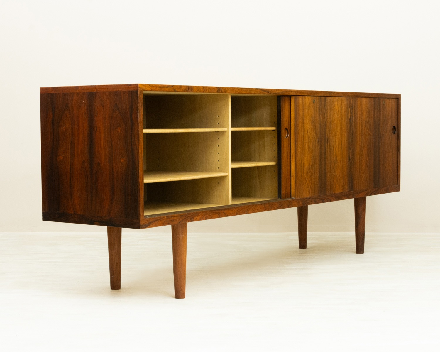 RY26 Rosewood Sideboard by Hans J. Wegner(�ϥ󥹡�J���������ʡ�)