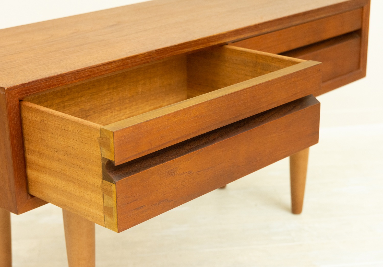 BOARD社製/北欧ヴィンテージ　チーク チェスト デンマークヴィンテージ チェスト 4段 チーク材 収納 北欧家具