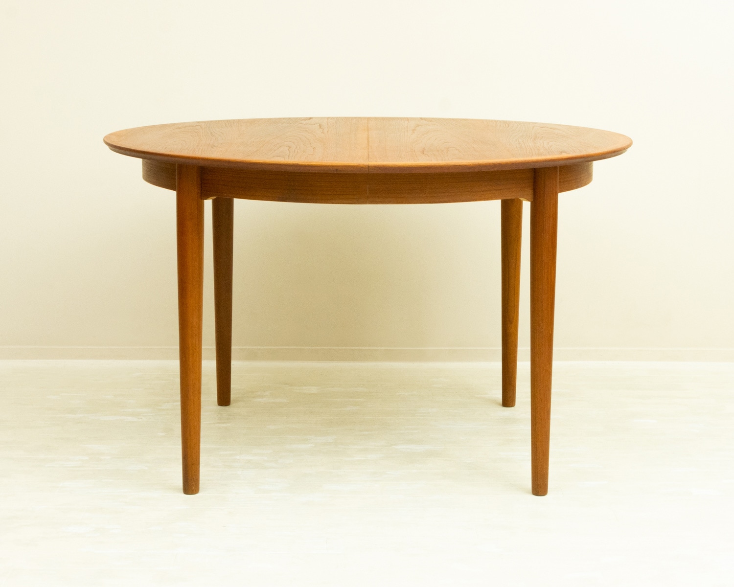 北欧　ヴィンテージ　テーブル 北欧 ヴィンテージ テーブル 海外のハンドメイドアンティークテーブル