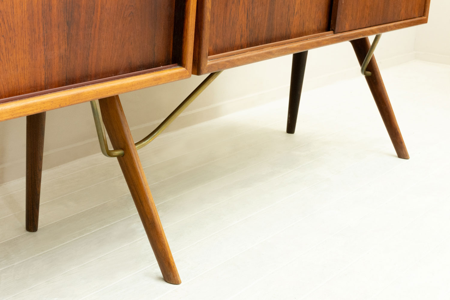 北欧ビンテージ CFC SILKEBORG ローズウッド 飾り棚 シェルフ 北欧ビンテージ CFC SILKEBORG ローズウッド 飾り棚 シェルフ