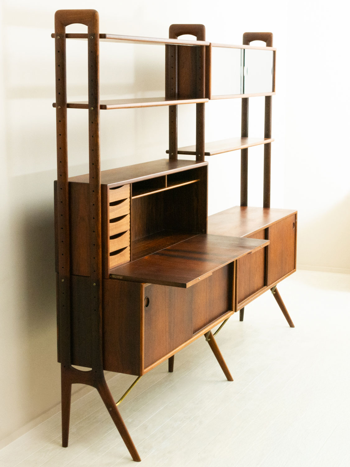 北欧ビンテージ CFC SILKEBORG ローズウッド 飾り棚 シェルフ 北欧ビンテージ CFC SILKEBORG ローズウッド 飾り棚 シェルフ