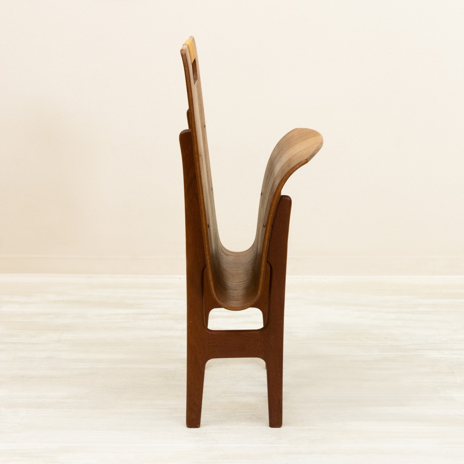 Magazine Rack by Ejnar Larsen & Aksel Bender Madsen�åޥ������å� �������� �̲�������ơ��� �ǥ�ޡ����� �����Ǽ