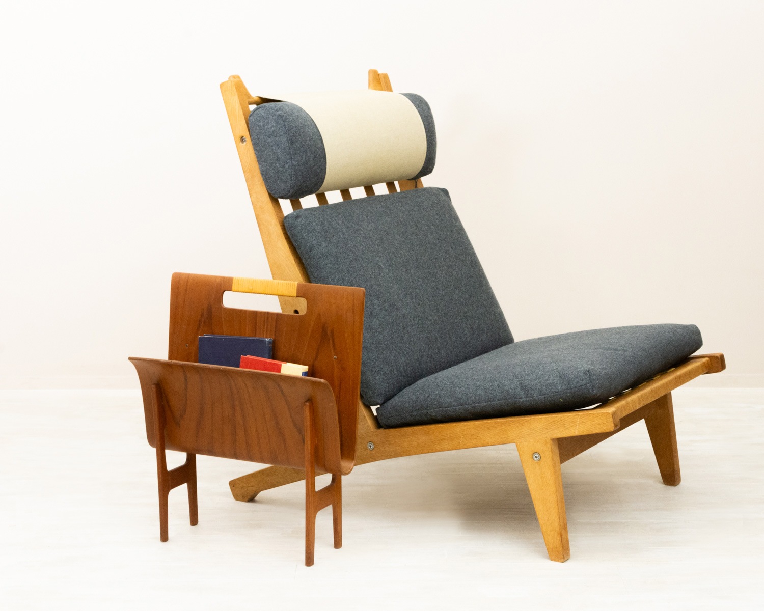 Magazine Rack by Ejnar Larsen & Aksel Bender Madsen�åޥ������å� �������� �̲�������ơ��� �ǥ�ޡ����� �����Ǽ