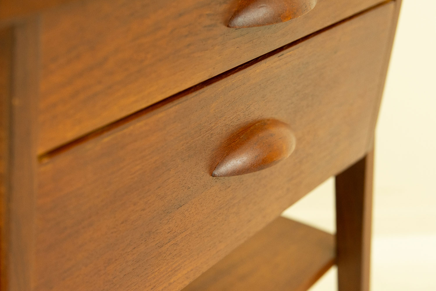 ���⡼��������� �������� ��Teak Small Chest with Divided Drawer & Shelf���̲�������ơ������٥åɥ����ɡ����ظ��������̲��Ѥ����